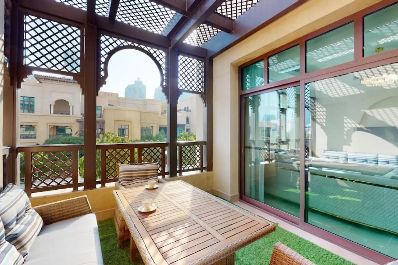 Al Tajer, Core C, Souk Al Bahar - Charming Two Bedroom ドバイ アラブ首長国連邦