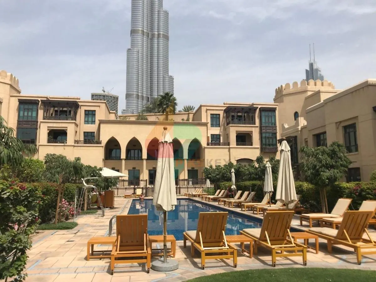 Al Tajer, Core C, Souk Al Bahar - Charming Two Bedroom ドバイ