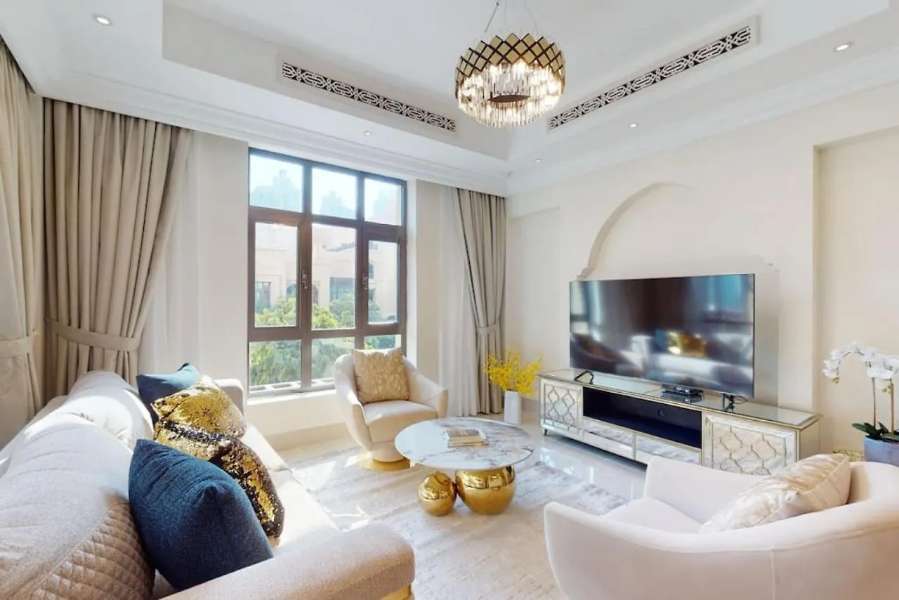 Al Tajer, Core C, Souk Al Bahar - Charming Two Bedroom Dubai 0*,