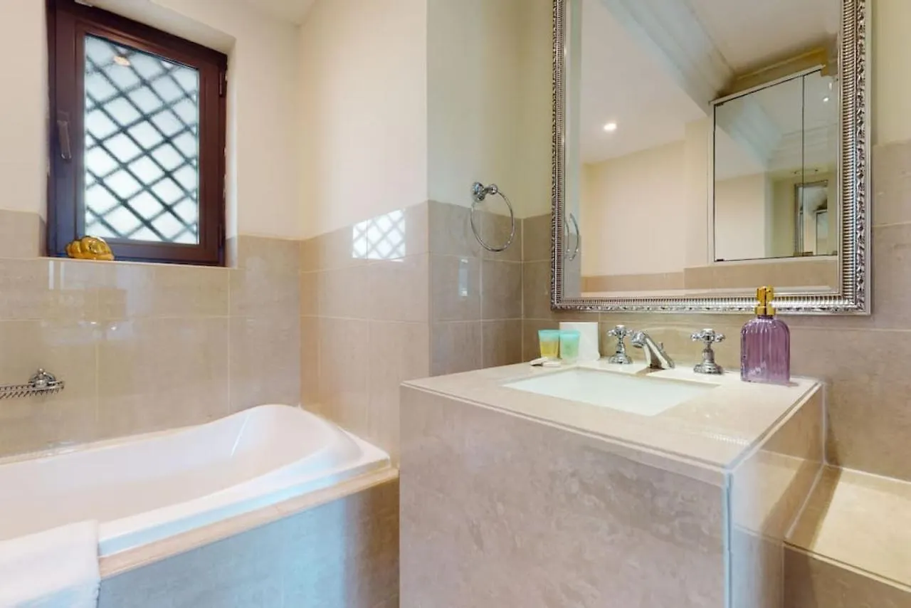 Apartment Al Tajer, Core C, Souk Al Bahar - Charming Two Bedroom Dubai United Arab Emirates